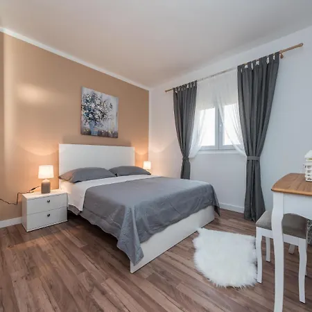 House Alen Privlaka (Zadar)